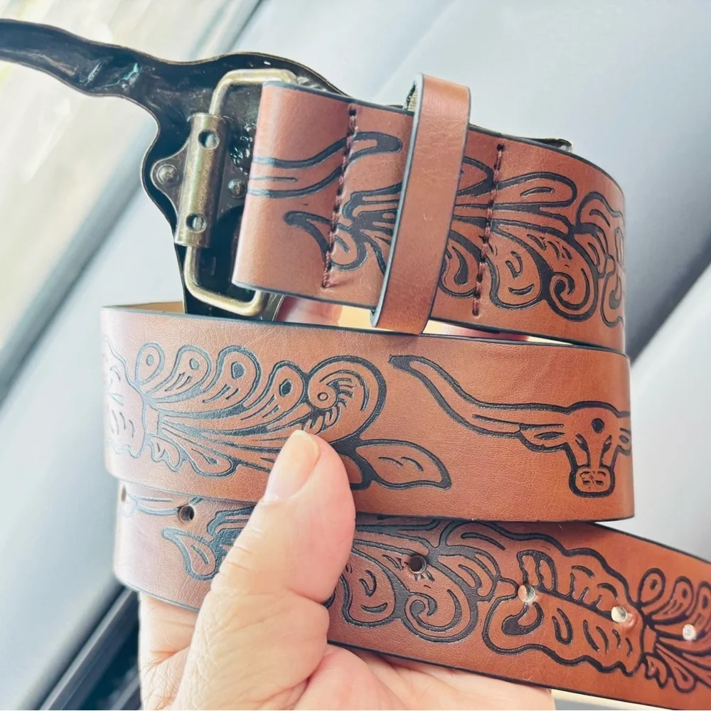Western-style brown leather belt